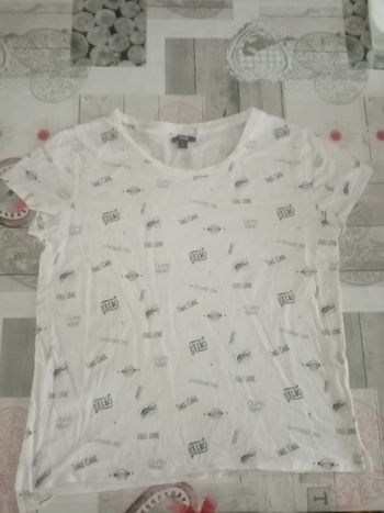 Tee-shirt taille 16ans kiabi