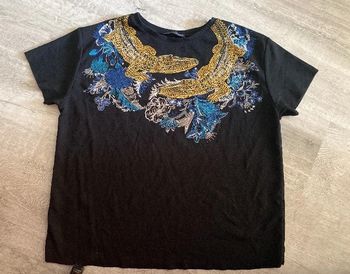 Haut noir motif crocodile