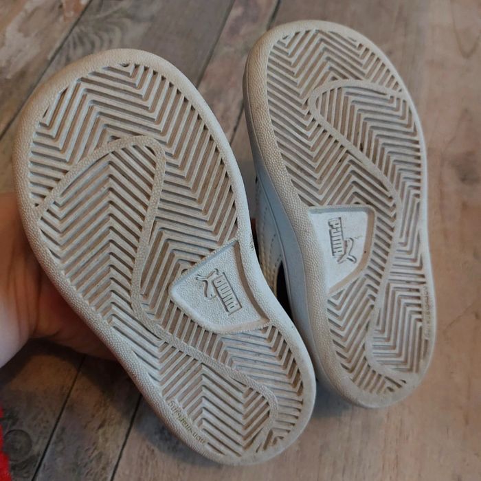 Lot baskets + chaussons taille 21 - photo numéro 3