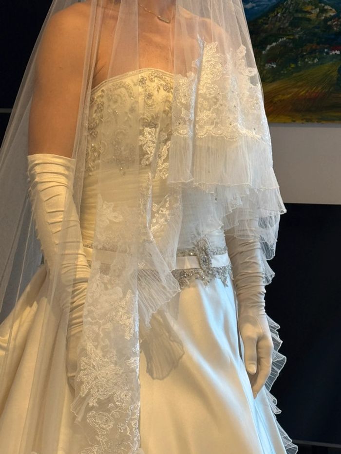 Robe de mariée neuve avec jupon gants et voile - photo numéro 14