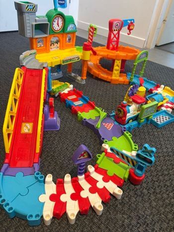 VTech Tchoutchou bolides Maxi Circuit Train Twist