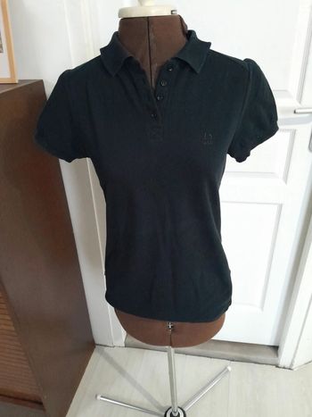 Très beau polo femme levi's vintage taille M