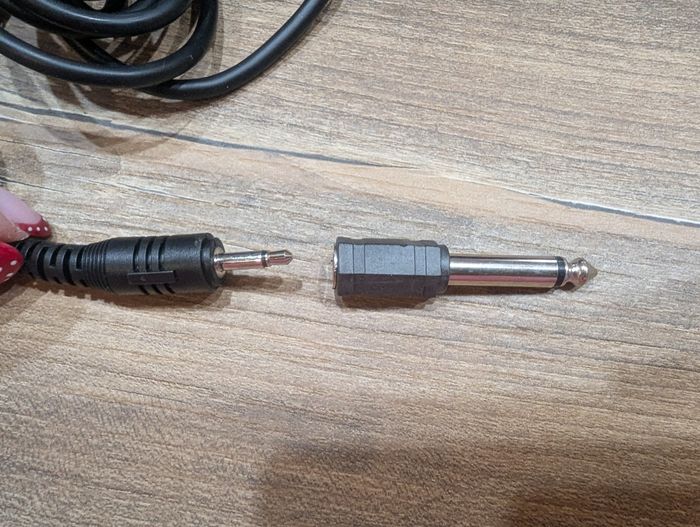 Jeu karaoké années 80 avec DVD et micro neuf - photo numéro 4