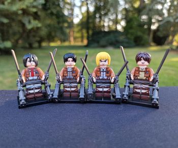 Minifigure Manga L'attaque des Titans  Eren Armin Levi et Mikasa  n1.3