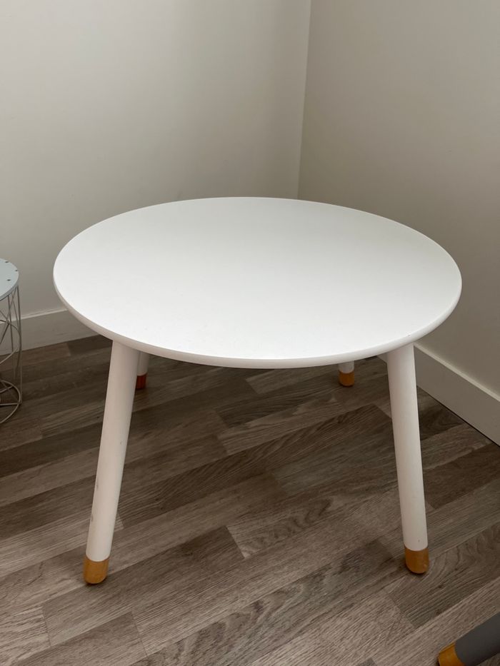 Table et chaise pour enfant - photo numéro 4