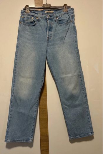 Jeans Levi's bleu clair wedgie straight  taille 30 très bon état 