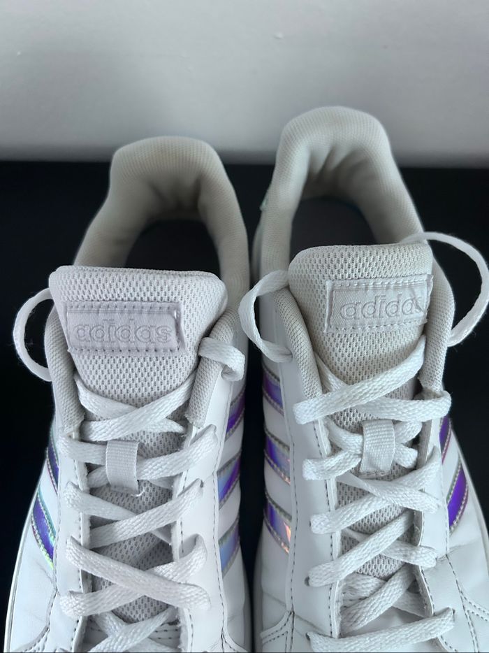 Adidas sneakers blanches – Pointure 38 2/3 – Très bon état – Détails irisés - photo numéro 6