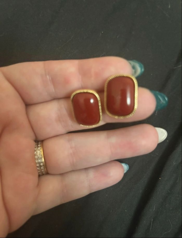 Boucles d’oreilles NEUVES pour femme couleurs bordeaux et doré - photo numéro 4