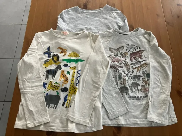 Lot 3 tshirts 8 ans