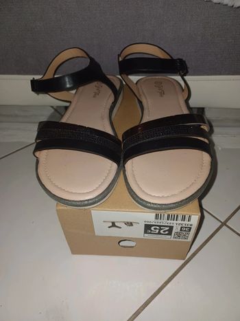 Superbe sandales pointure 36