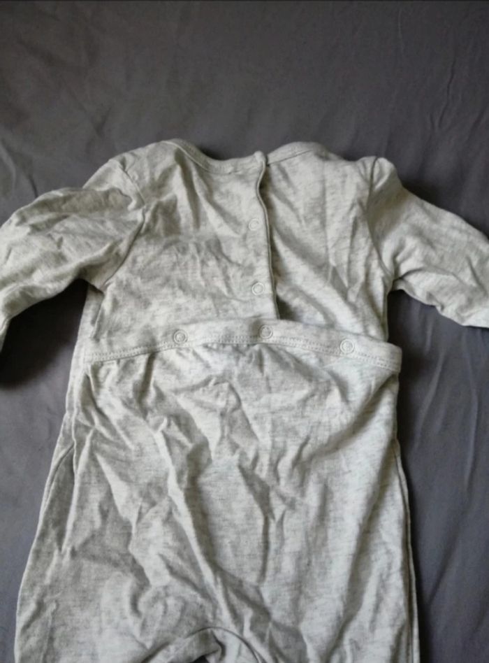 🌺 Pyjama 0 mois - photo numéro 4