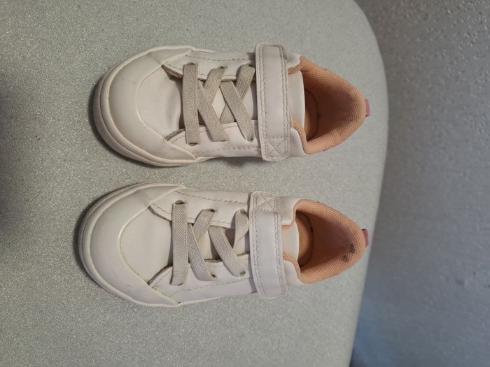 Jolies baskets fille H&M 24 lacets élastiques + scratch blanche/rose très bon état - photo numéro 4