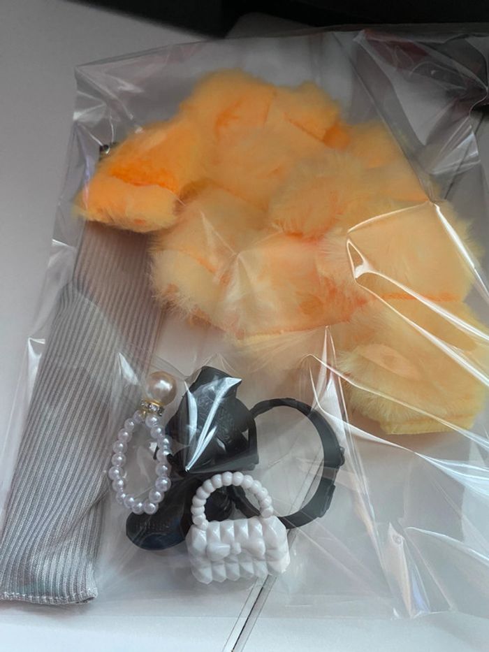 Grand Ensemble vêtements et accessoires 7 pièces pour poupée Barbie