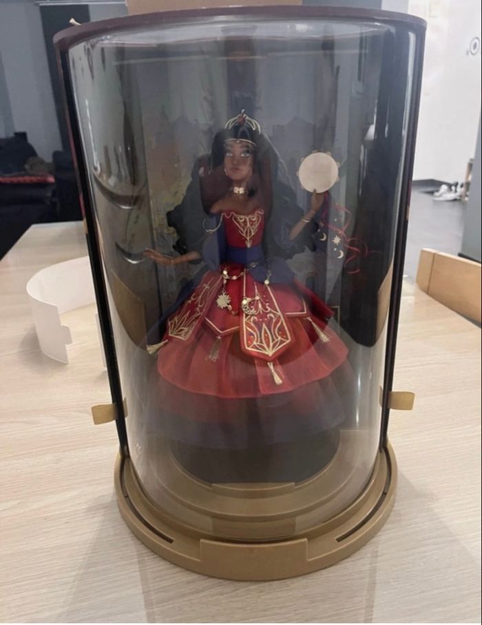 Poupée Esmeralda Disney Designer Collection série Dance en édition limitée