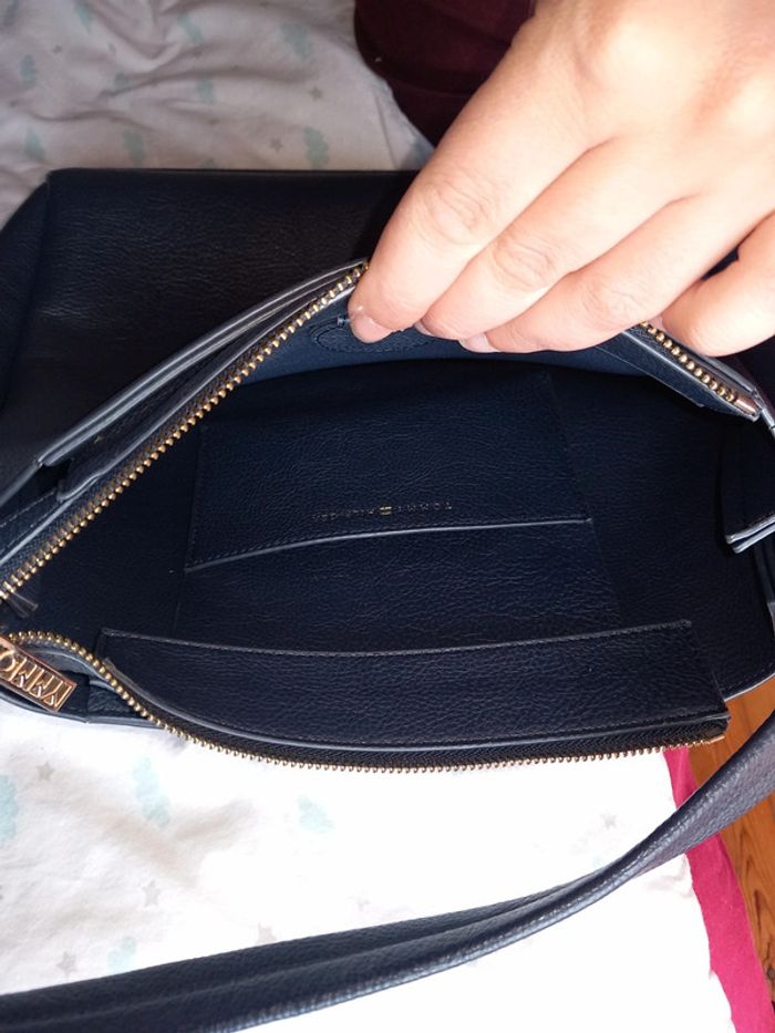 Sac main Tommy Hilfiger cuire bleu marine - photo numéro 8