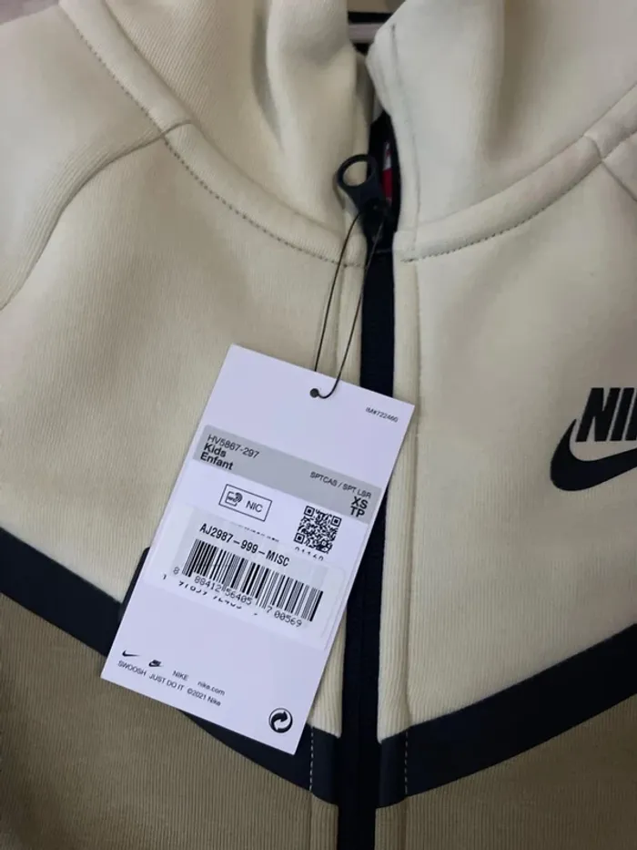 Veste Nike tech - photo numéro 4