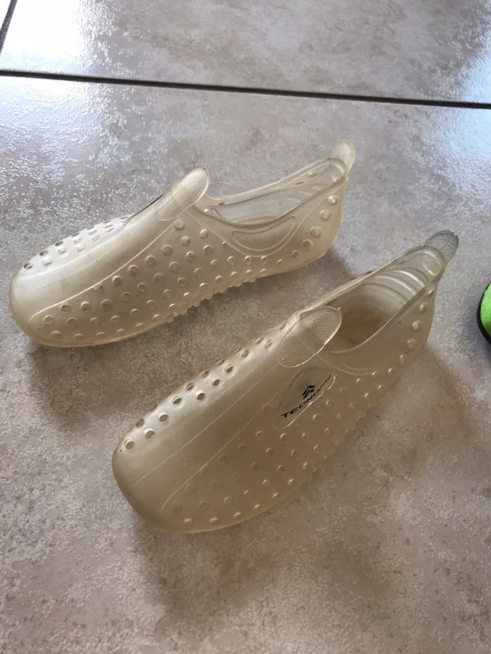 Lot de 2 chaussures ( aquatiques et tongs ) - photo numéro 2