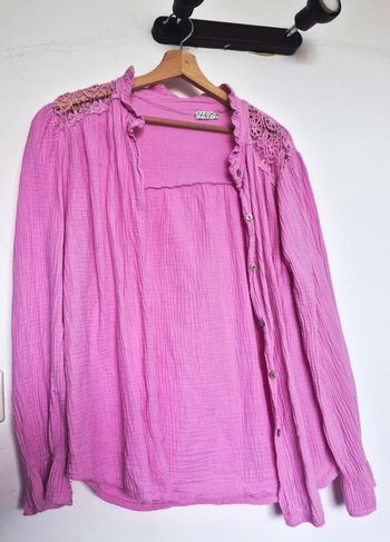 Blouse rose à épaules dénudées