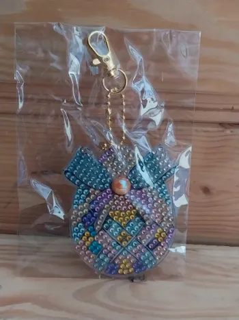 Porte clé recto / verso œuf de pâques en Diamond painting