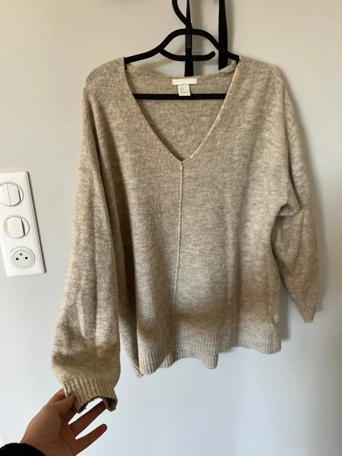 Pull col V beige gris - photo numéro 3