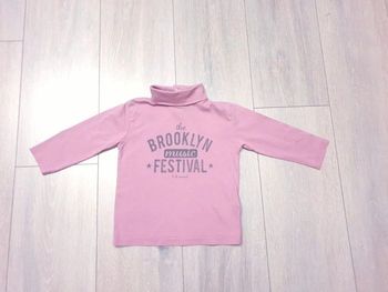 Sous pull violet/rose. Garçon 24 mois. Marque Vertbaudet