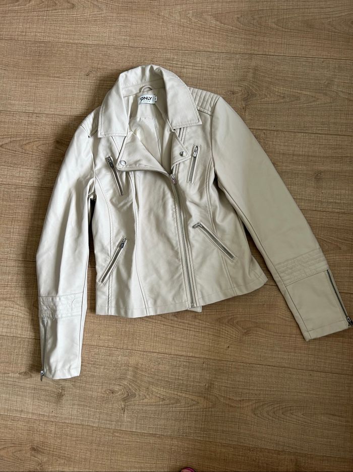Perfecto beige en simili cuir Only taille 36 jamais porté - photo numéro 7
