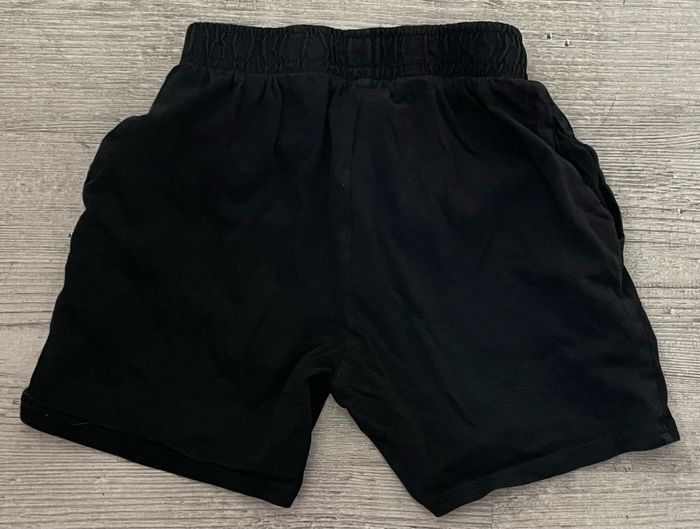 Short 6 ans in extenso - photo numéro 3