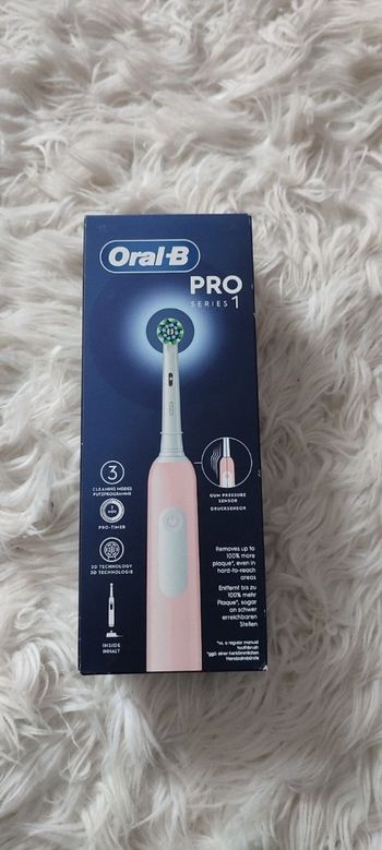 Brosse à dents électrique Oral B Pro Série 1 ROSE - NEUVE