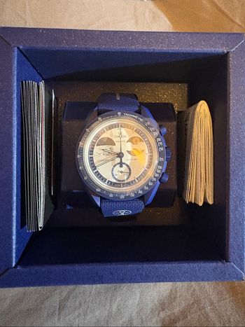 Oméga x Swatch Mission To Earthphase Moonshine Gold Pop Corn