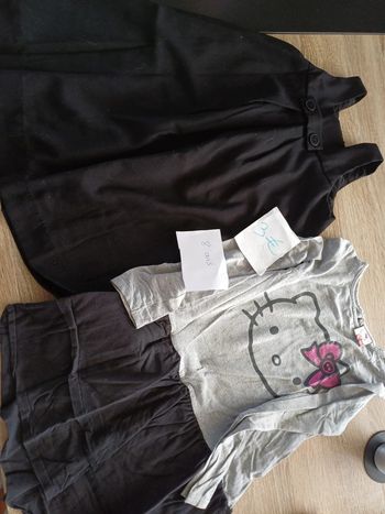 Lot 2 robes 8 ans
