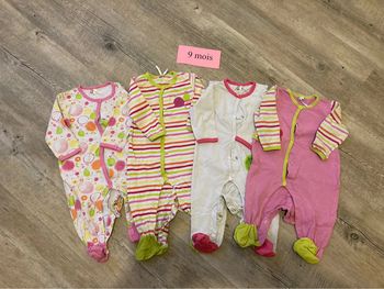Lot 4 pyjamas légers 9 mois