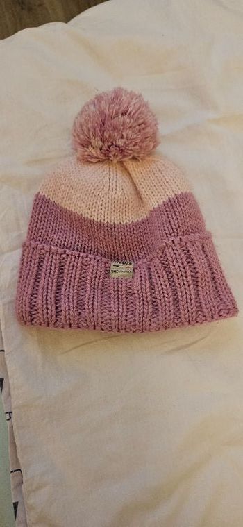 bonnet avec pompom