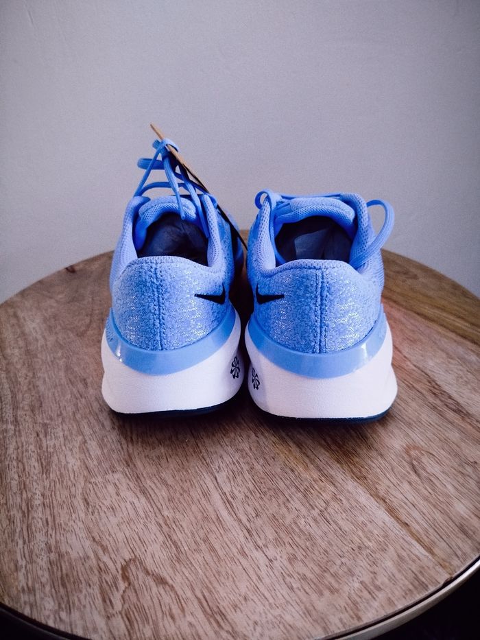 Baskets Nike T 36,5 - photo numéro 7