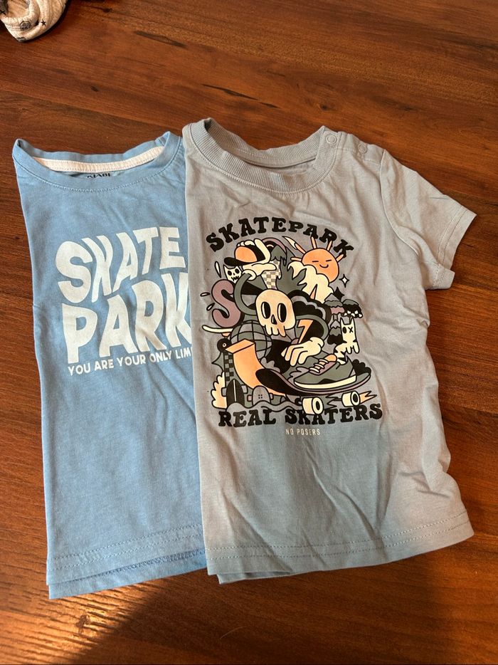 2 tee shirts