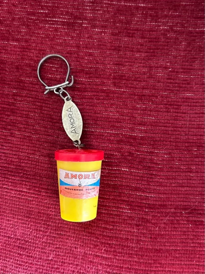 Porte-clé Amora vintage années 1960 - photo numéro 3