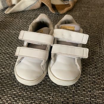 Basket Adidas taille 20