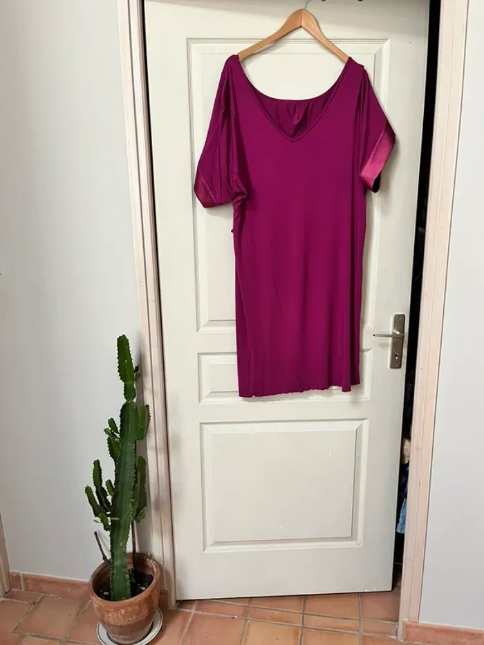 Superbe robe fuchsia foncé, St-Martins, coupe originale mais simple , Taille 40 - photo numéro 12