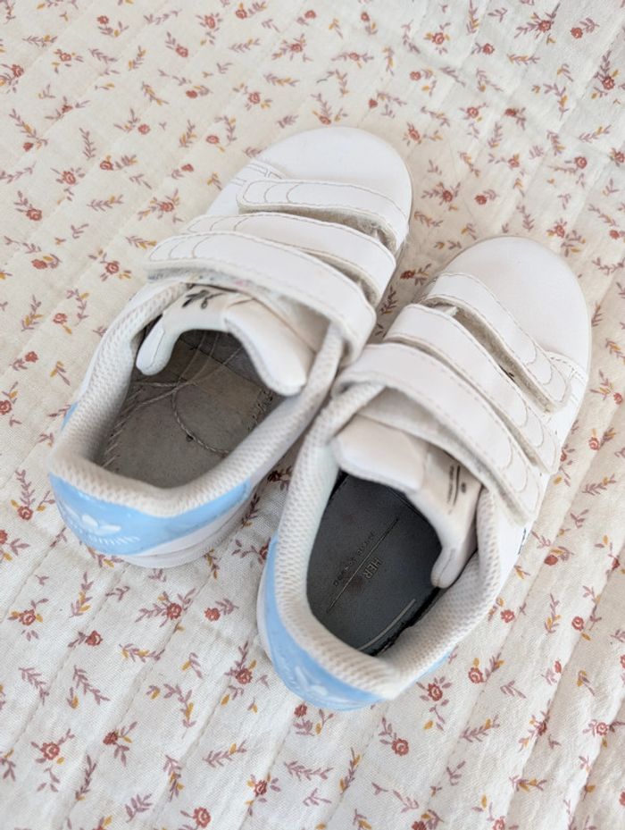 Baskets à scratchs Adidas Stan Smith brodées pointure 26 - photo numéro 7