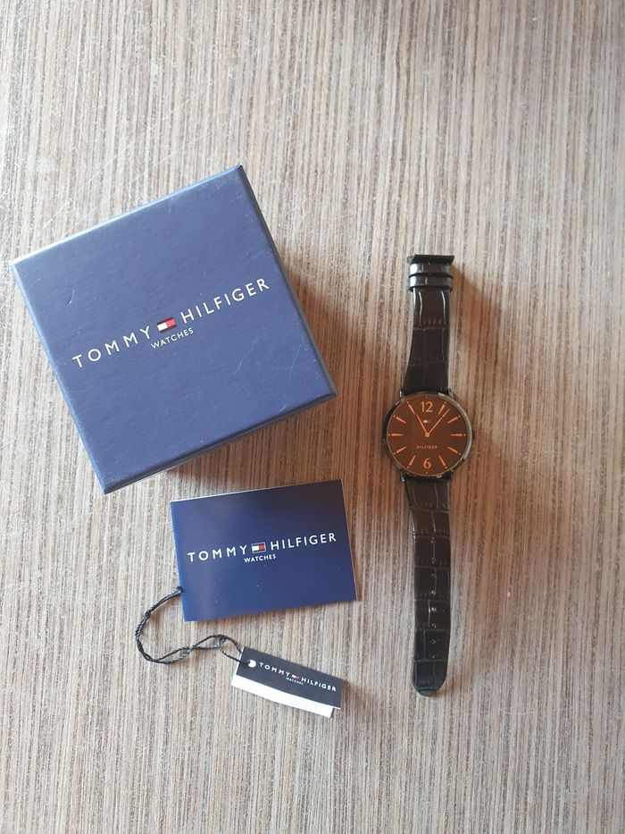Magnifique montre Tommy Hilfiger 🖤 - photo numéro 5