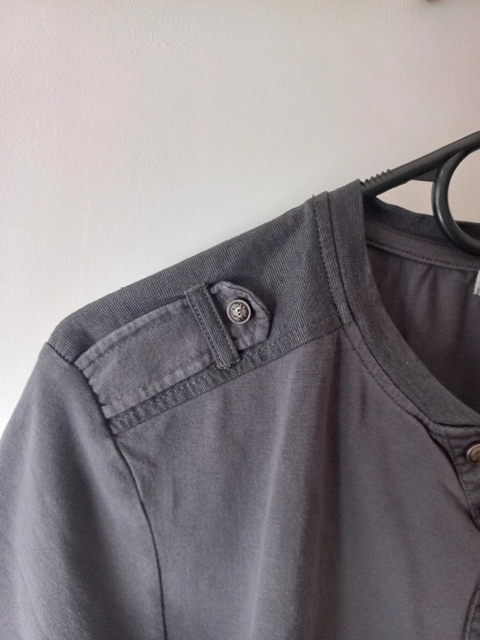 Tee-shirt avec boutons - photo numéro 3
