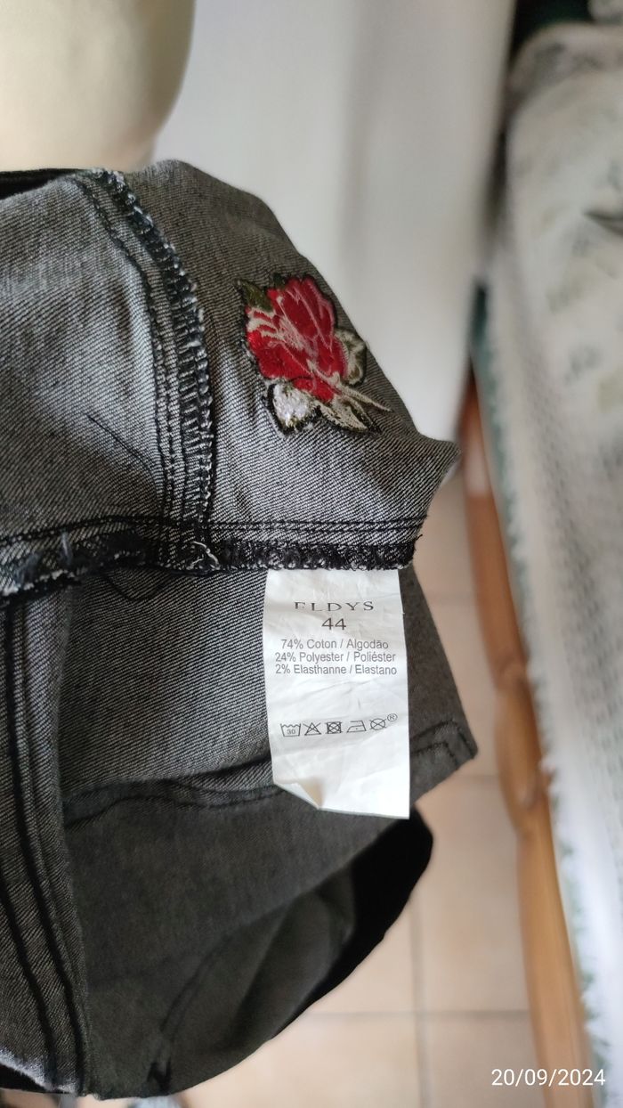 Jean gris avec broderies floral - photo numéro 9