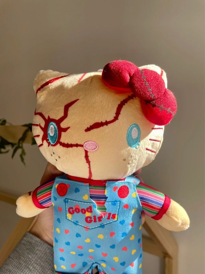 Peluche Sanrio Hello Kitty x CHUCKY - photo numéro 7
