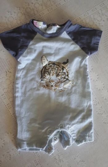 Bodie bébé 1 mois tigre neuf