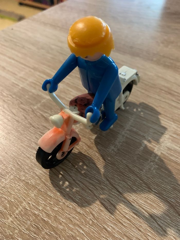 Playmobil et moto vintage - photo numéro 3