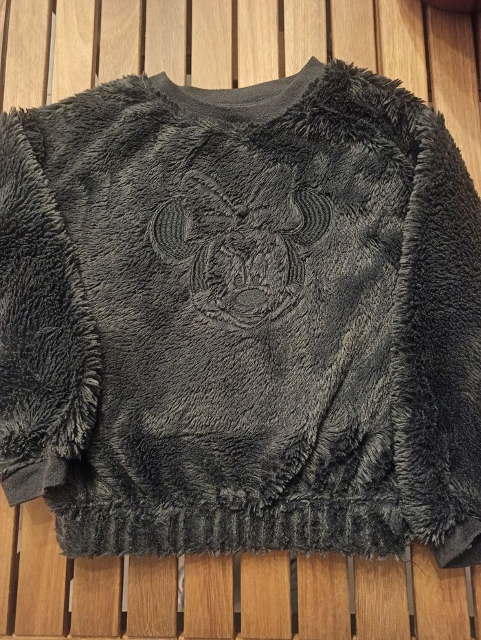 Pull noir Minnie doux