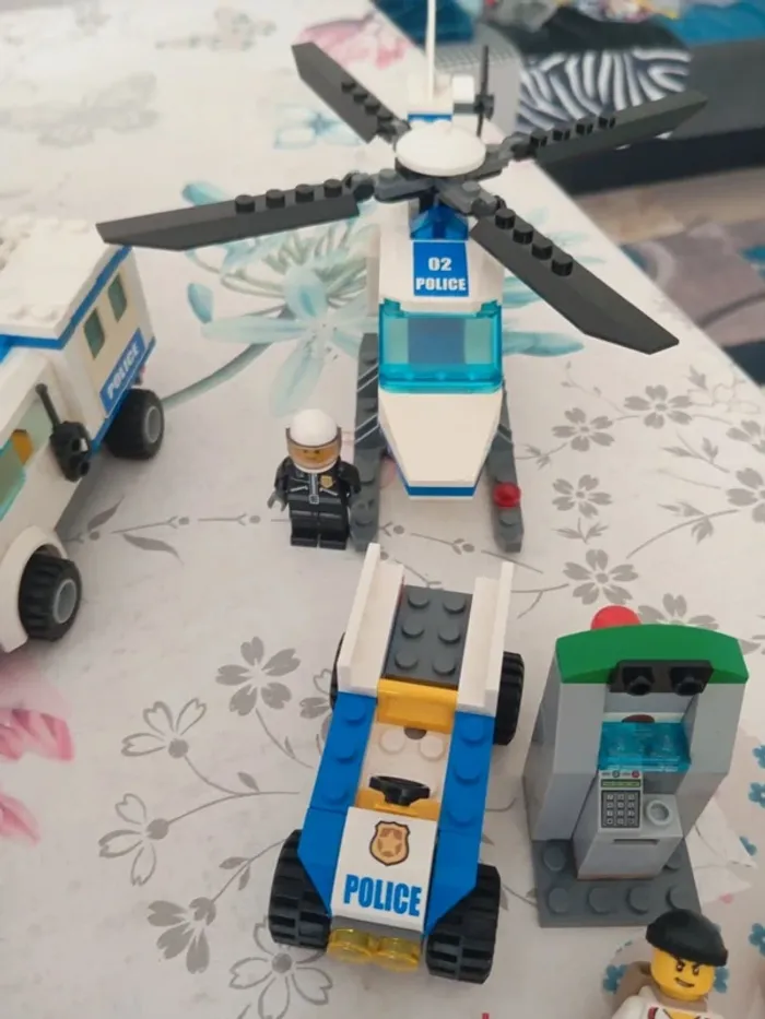 Gros lot Lego police voleurs - photo numéro 9