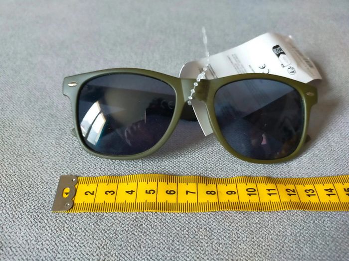 Lunettes de soleil vert kaki – neuves avec étiquette - photo numéro 5