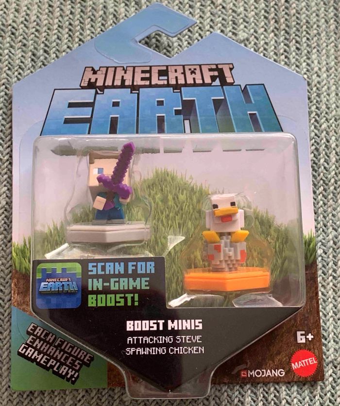 Minecraft Earth - Duo de figurines : Attacking Steve, Spawning Chicken