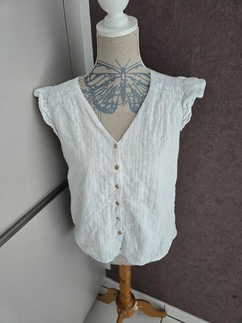 Haut broderie anglaise Berthie taille L très bon état, très peu porté