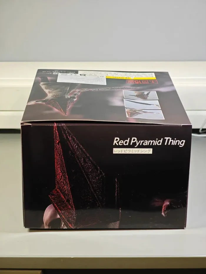 Figurine Silent Hill Pyramid head 18cm Neuve en boîte - photo numéro 12